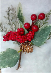 Crenguță artificială de Crăciun cu bobițe roșii și con 10/set